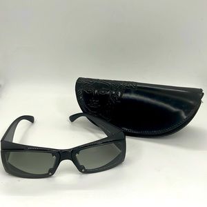 Versace Sunglasses MOD. 483 COL. 852/495 Black Good condition early 2000’s
